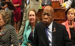 Ülősztrájkkal követelik az amerikai demokraták a fegyvertartás szigorítását