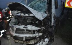 Két kisbusz rohant egymásba Beszterce-Naszód megyében 