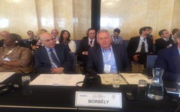 Borbély László a bécsi Crans Montana Fórumon: vallási diplomáciára is szükség van