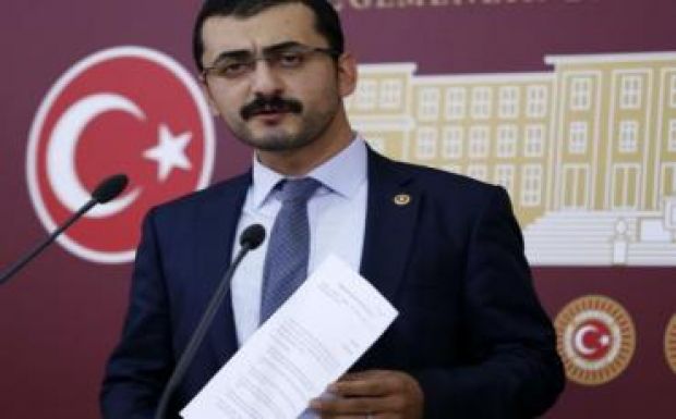 Hétszáz óra közmunkára ítéltek Erdogan megsértéséért egy török politikust