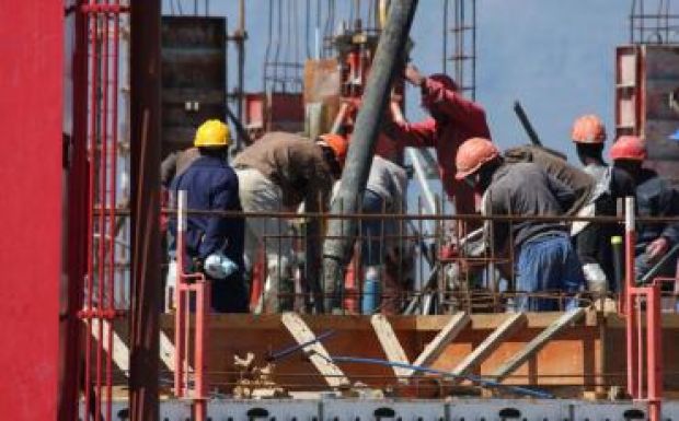 Hiába nő a román gazdaság, az alkalmazottak fogynak