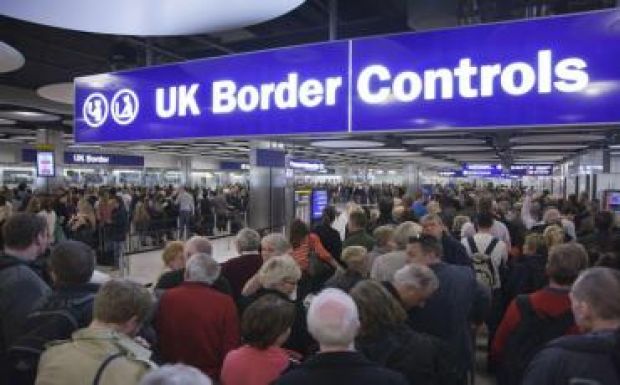 Nyugtatta a brexit-ügyi miniszter a külföldi EU-munkavállalókat
