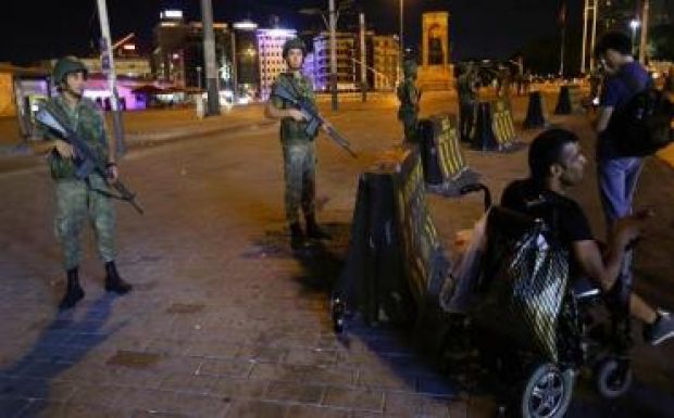 Athén nem adja ki a török puccsitákat