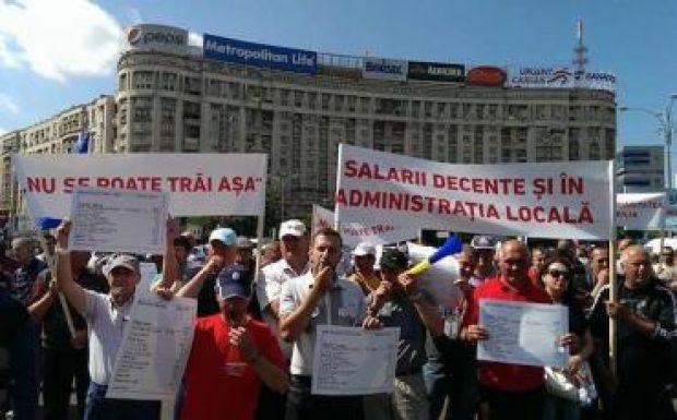 Felfüggesztették sztrájkjukat a helyi közigazgatási alkalmazottak