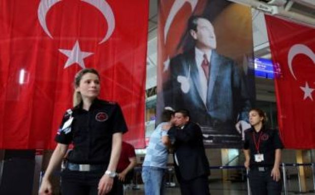 Fejbe lőtték az egyik kerületi alpolgármestert Isztambulban