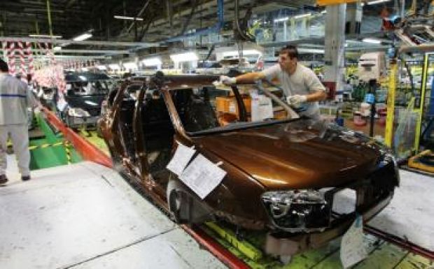 Megbicsaklott a román autópiac, bár a Dustert nagyon viszik