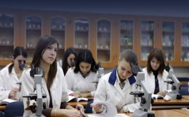 Mutatjuk, meddig iratkozhatsz be a magyar tagozatos egyetemekre