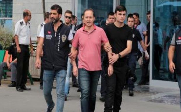 A román ügyészek „mélységesen ellenzik” a török bírák tömeges letartóztatását