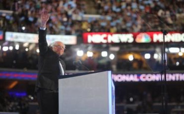 Bocsánatot kért Bernie Sanderstől a Demokrata Párt