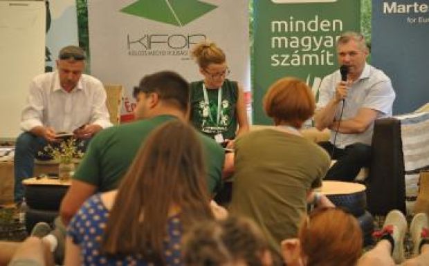 Milyen az ideális erdélyi magyar politikus? Az EU Táborban ez is kiderült