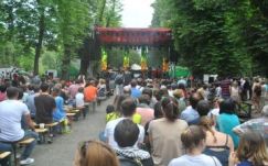 Jazz a zöldben: hangyabollyá változott a kolozsvári Sétatér