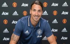 Zlatan Ibrahimovic a Manchester Unitedben folytatja