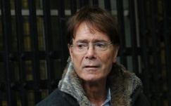 Perli a BBC-t és a rendőrséget Cliff Richard