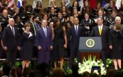 Gyászszertartáson kellemetlenkedett George W. Bush 