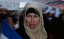 Fellángolt a vita a munkavállalók vallási ruhadarabjai körül