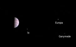Juno: megérkeztek az első felvételek a Jupiterről