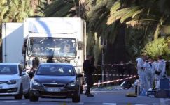 Legalább 84-en meghaltak a nizzai terrortámadásban