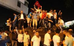 Elbukott a katonai puccskísérlet Törökországban