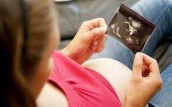 Háromszéken növekszik a kiskorú anyák száma