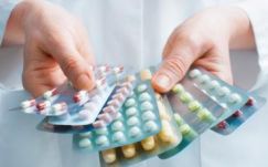 Átírnák a magyar gyógyszerreklámokban elhangzó figyelmeztetést pozitívabbra