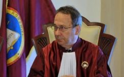 Másodszor is elbukott az önkormányzati vezetők különnyugdíja az alkotmánybíróságon