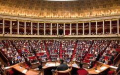 Megszavazták a nizzai terrortámadás utáni rendkívüli állapot szabályzatát