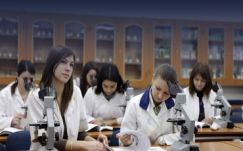 Mutatjuk, meddig iratkozhatsz be a magyar tagozatos egyetemekre