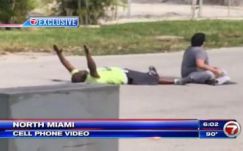 Autista páciensét kísérő afroamerikaira lőttek rendőrök