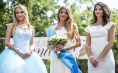 Elsőbálozók lettek a 191. Anna-bál szépei