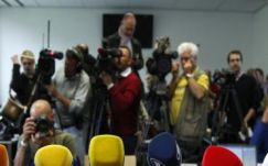 Elfogatási parancsot adtak ki 42 török újságíró ellen