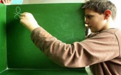 Logopédus: hátrány éri azokat a gyermeket, akik falusi iskolában tanulnak