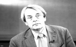 Elhunyt Szegedy-Maszák Mihály irodalomtudós