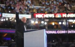 Bocsánatot kért Bernie Sanderstől a Demokrata Párt