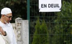 A muzulmán közösség nem temeti el a 85 éves pap gyilkosát