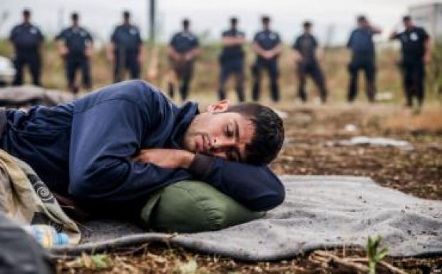 Hat nap után abbahagyták az éhségsztrájkot a migránsok