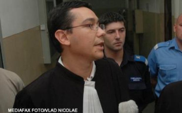 Doktori címe után ügyvédi kamarai tagságát is elveszítheti Victor Ponta