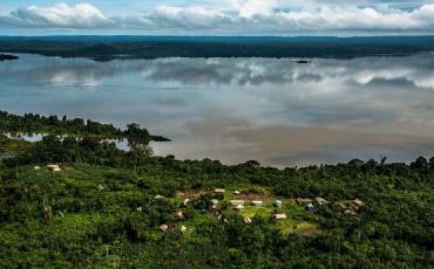 Világhírességek támogatják a gigantikus brazil vízerőmű által fenyegetett munduruku indiánokat