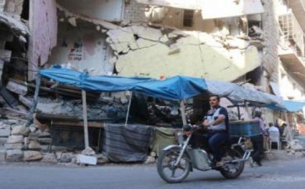 Humanitárius tűzszünetet javasol a szíriai Aleppónál az orosz vezetés