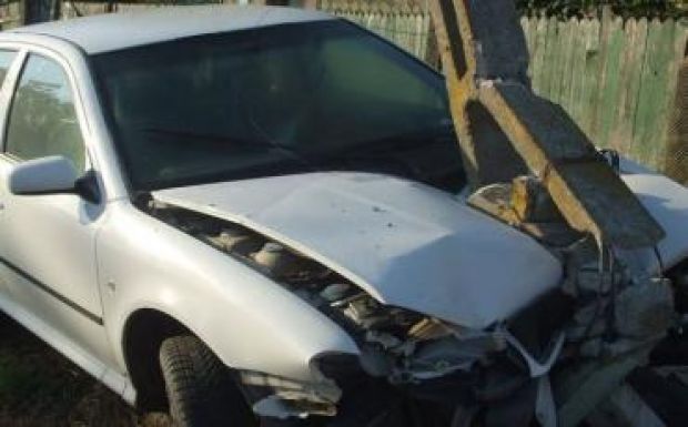 Villanypóznának ütközött a részeg Hargita megyei sofőr