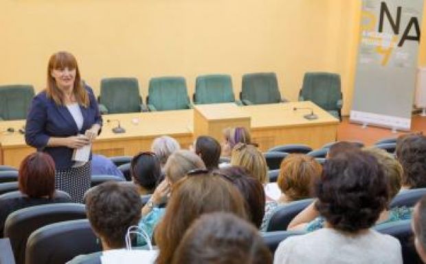 Miért nem sikerült öt év alatt létrehozni a magyar pedagógus-továbbképző központot?