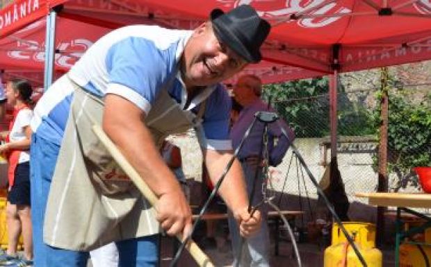 „Mivel pácolták a Magyar Napok kisütött ökrét? Hát kézzel!”