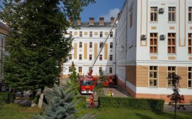 MOGYE: tűzesetet színleltek