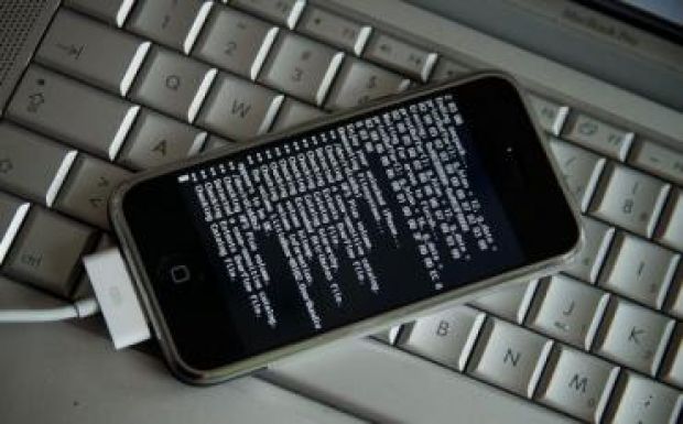Izraeli kémprogram támadta az Apple telefonjait