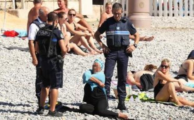 Francia bíróság: szabadságjogokat sért a burkini-tilalom