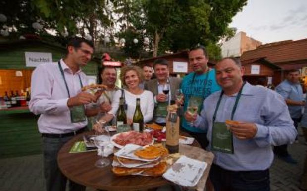 Borudvar a forgatagon: bölcsesség, zene, zsíros kenyér