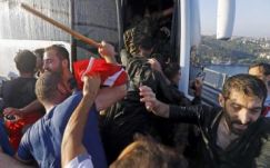 Diplomaták szöktek meg a bosszúszomjas Erdoğan elől