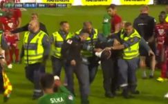 Meccs közben támadtak rá egy svéd kapusra