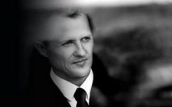 Fekete-fehér fotót posztolt az F1-bajnokról Michael Schumacher stábja