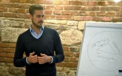 Ha József Attila ma élne, maga is a világhálón crowdfundingolna