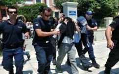 Elkobozták kétszáz török üzletember vagyonát